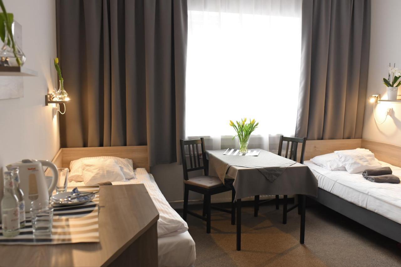 Hostel Helios Września Exteriör bild