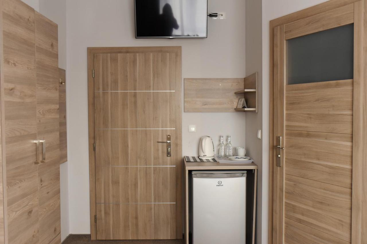 Hostel Helios Września Exteriör bild