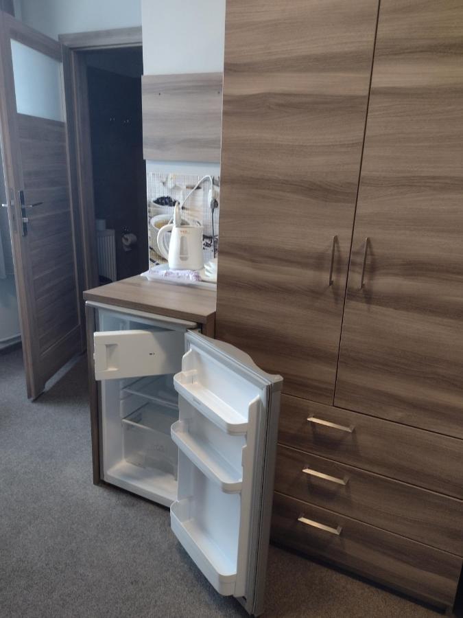 Hostel Helios Września Exteriör bild