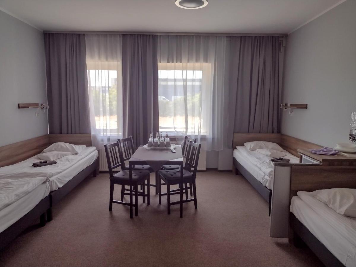 Hostel Helios Września Exteriör bild