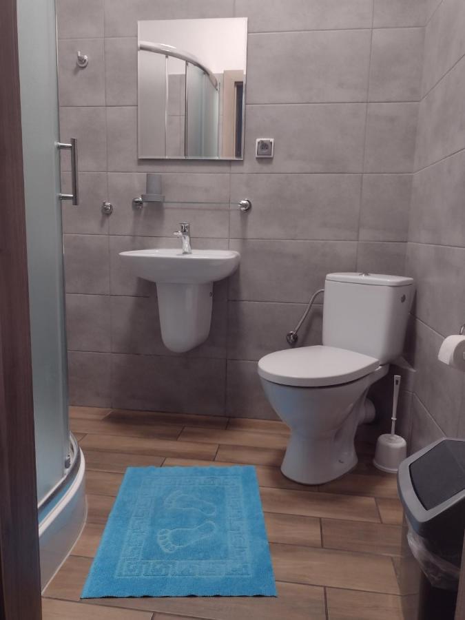 Hostel Helios Września Exteriör bild