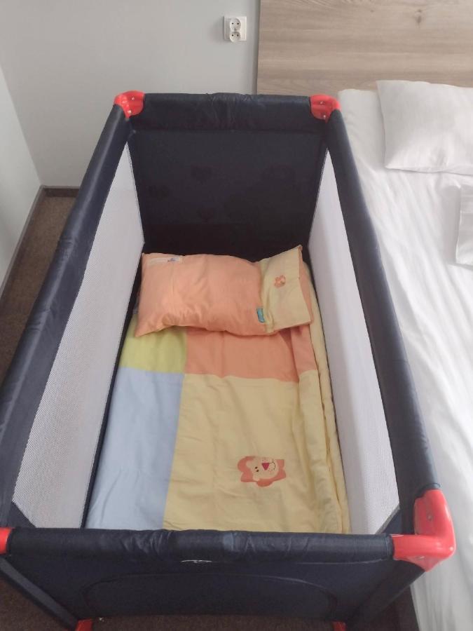 Hostel Helios Września Exteriör bild