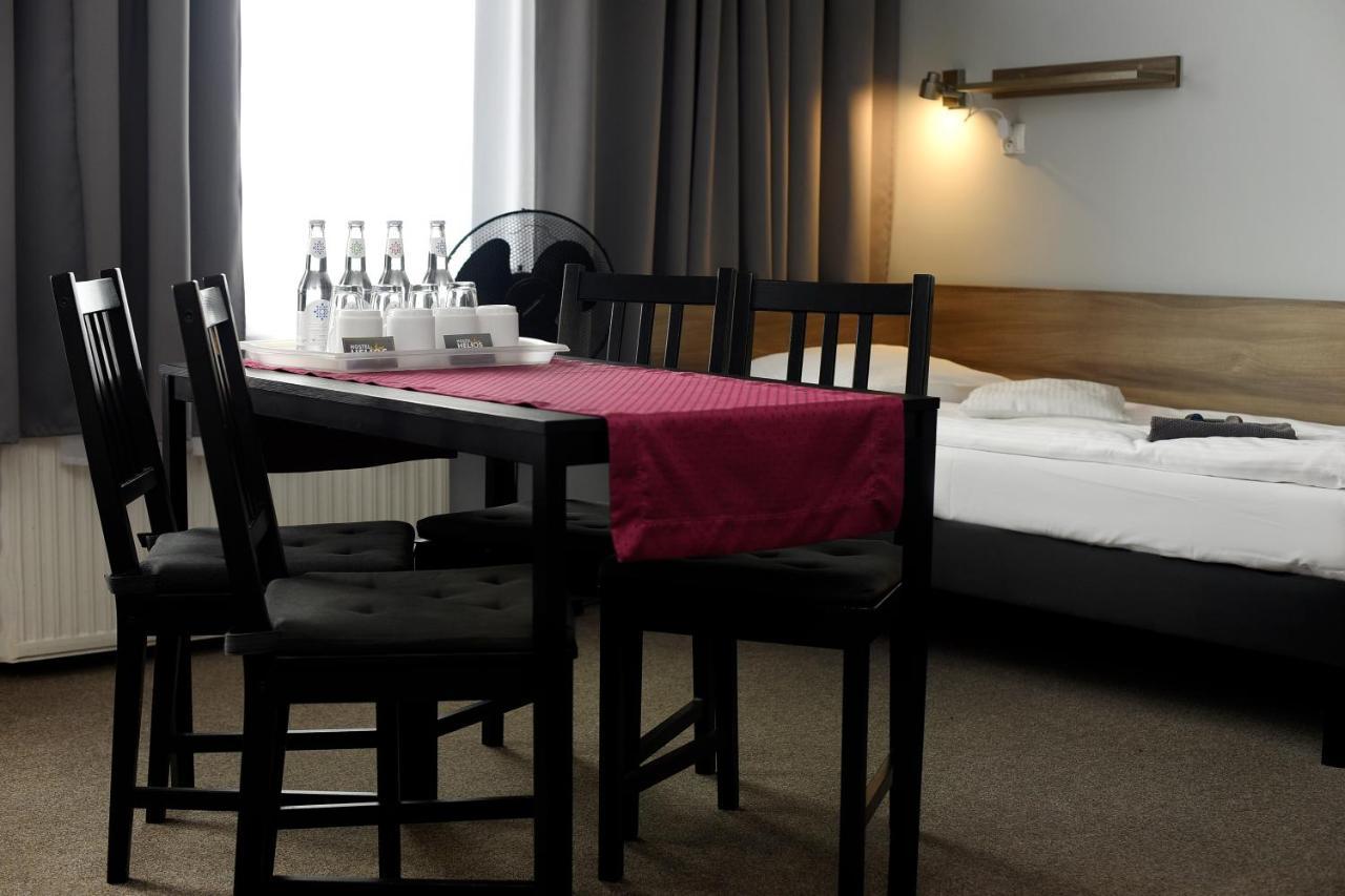 Hostel Helios Września Exteriör bild