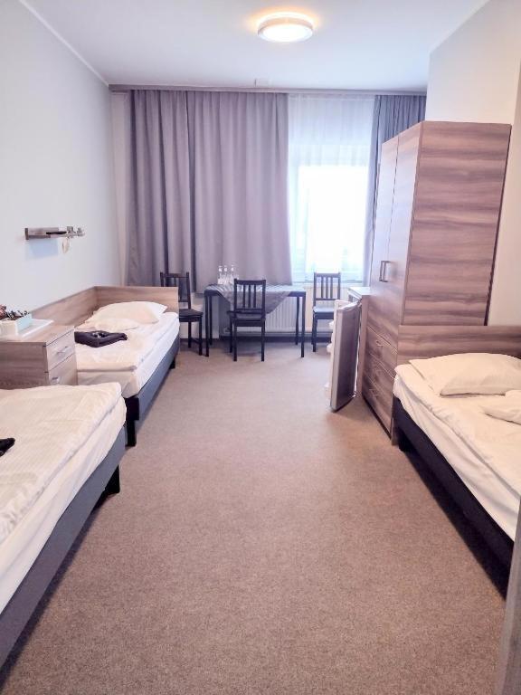Hostel Helios Września Exteriör bild